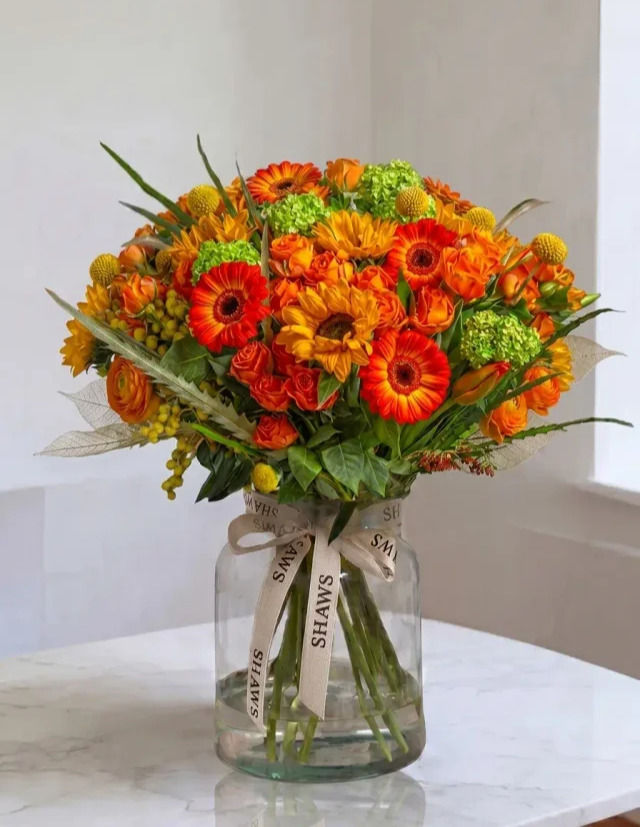 Summer lovin floral arrangement by Shaws of Covent Garden